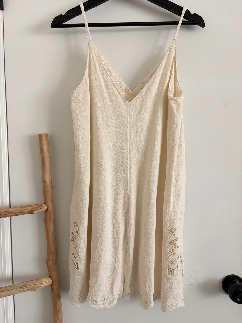 Astr Eyelet Cutout Mini Dress size Large - Picture 3 of 11